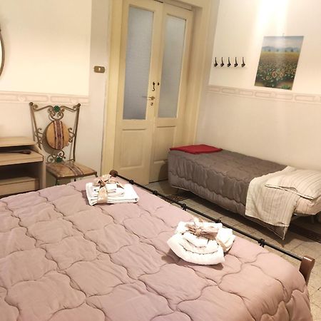 Casa Lillina A Toledo , Near Piazza Del Plebiscito Apartment Napoli Bagian luar foto