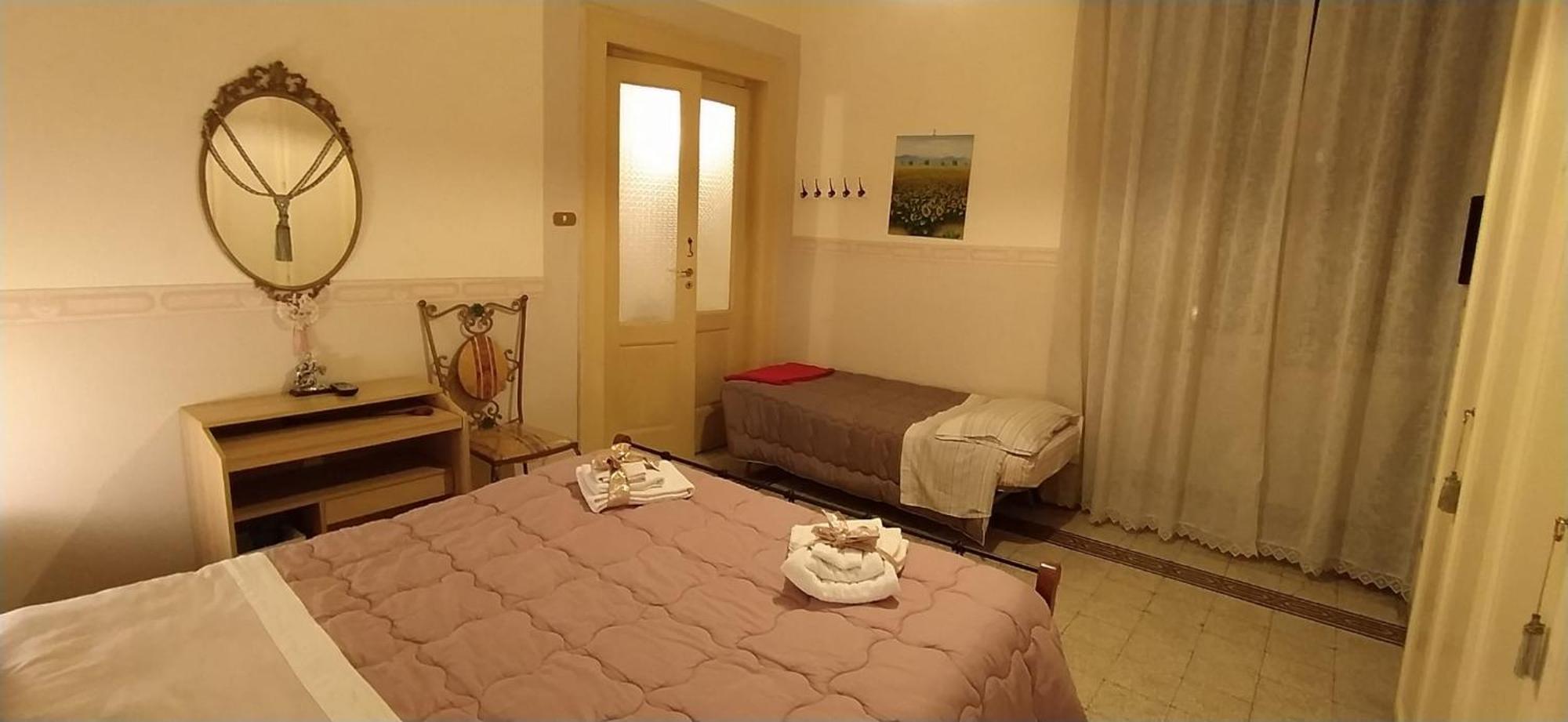 Casa Lillina A Toledo , Near Piazza Del Plebiscito Apartment Napoli Bagian luar foto