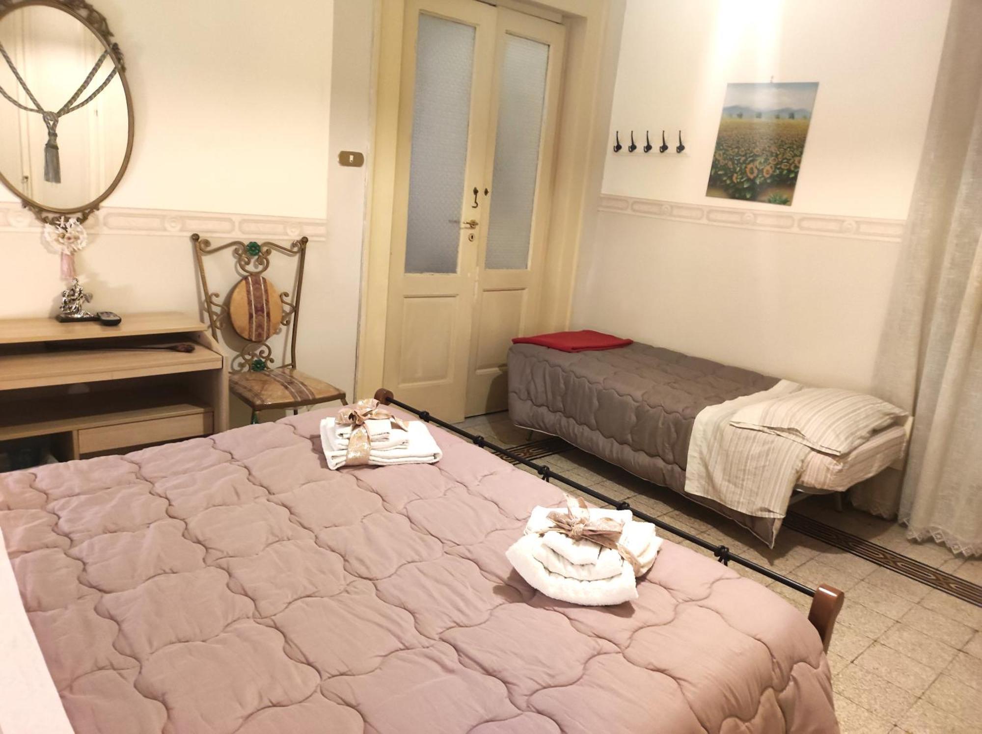 Casa Lillina A Toledo , Near Piazza Del Plebiscito Apartment Napoli Bagian luar foto