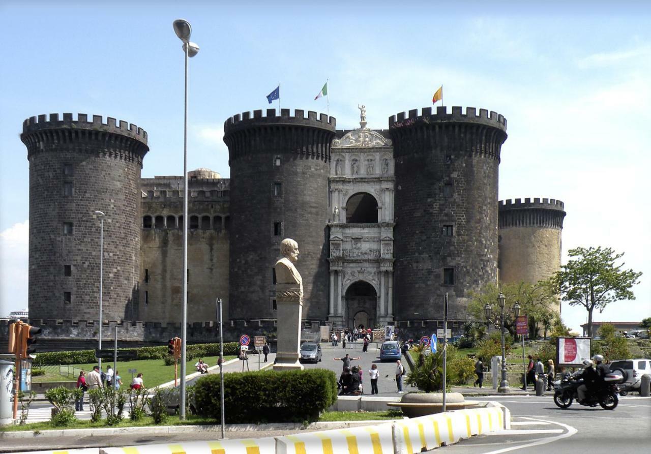 Casa Lillina A Toledo , Near Piazza Del Plebiscito Apartment Napoli Bagian luar foto